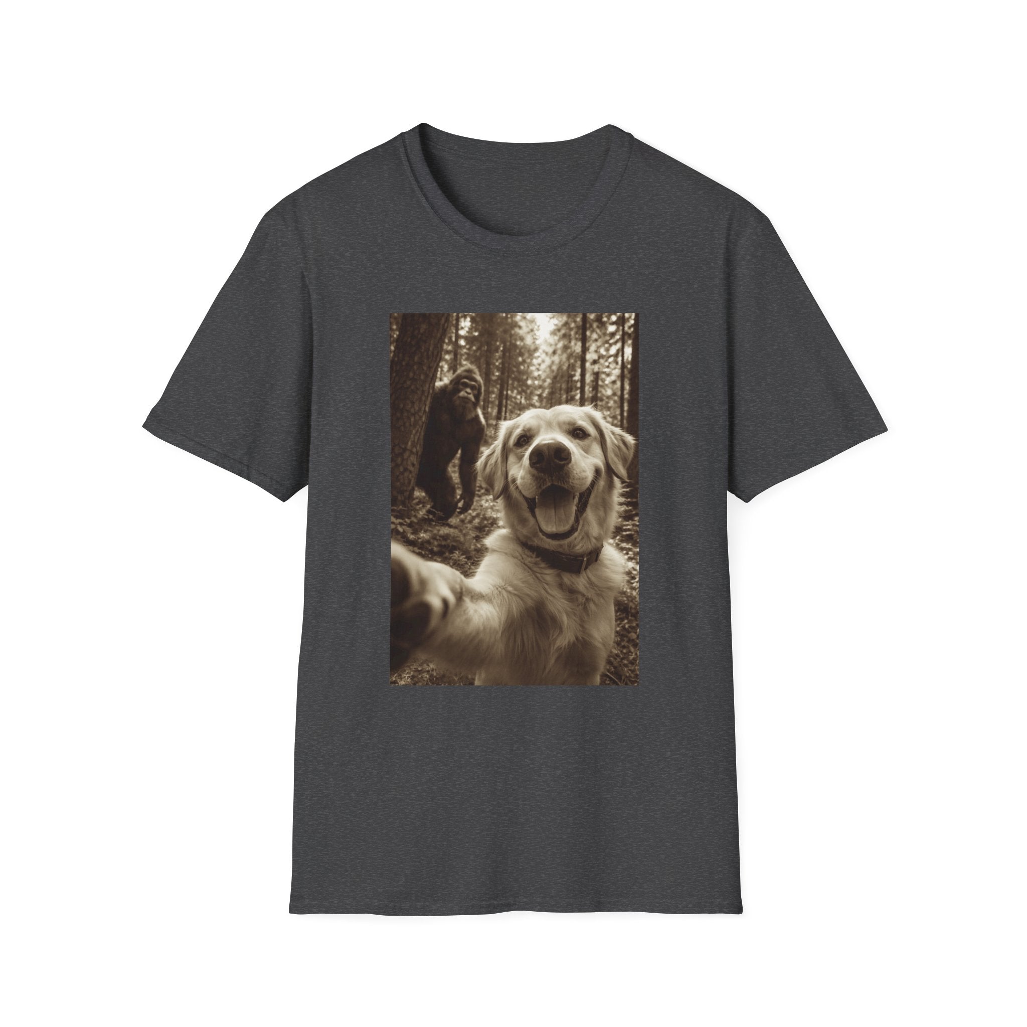 Bigfoot Photobomb Dog Selfie T-Shirt