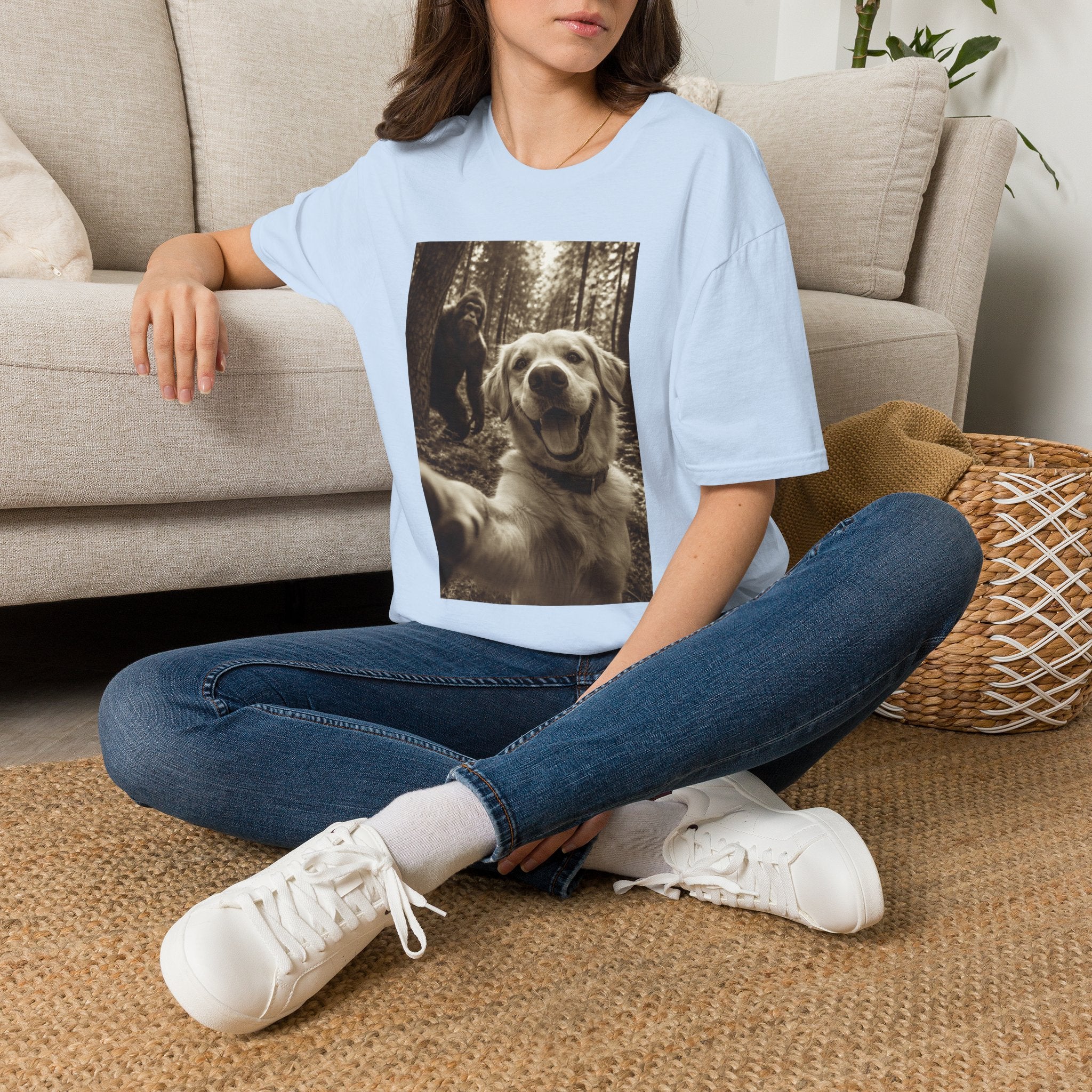 Bigfoot Photobomb Dog Selfie T-Shirt