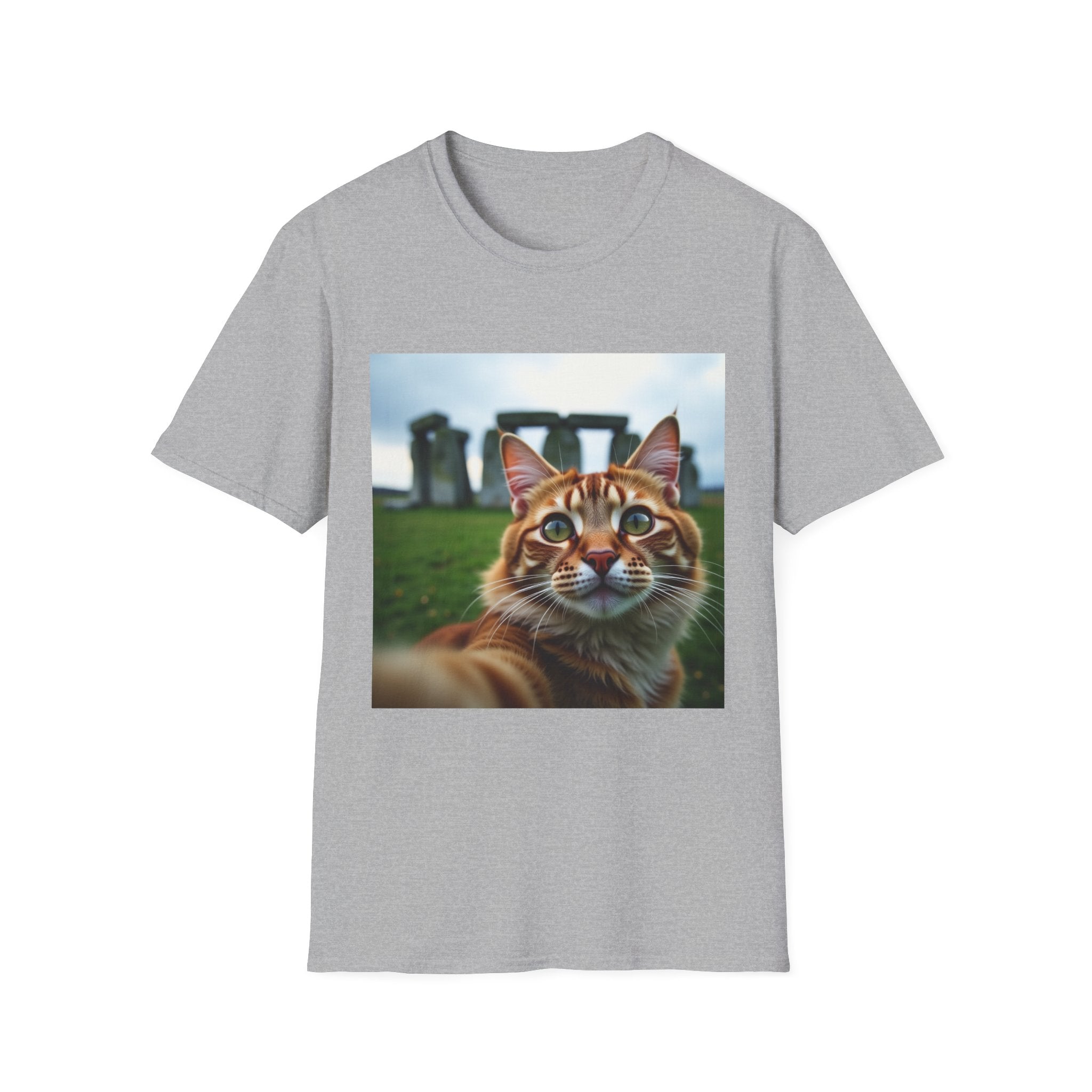 Cat Selfie at Stonehenge T-Shirt
