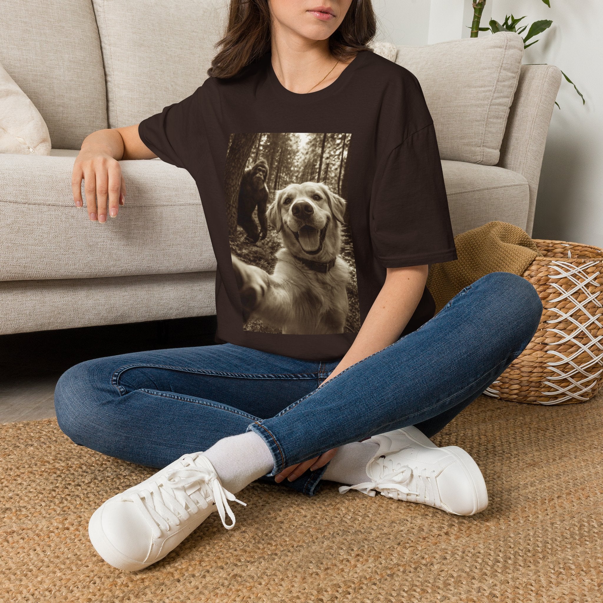 Bigfoot Photobomb Dog Selfie T-Shirt