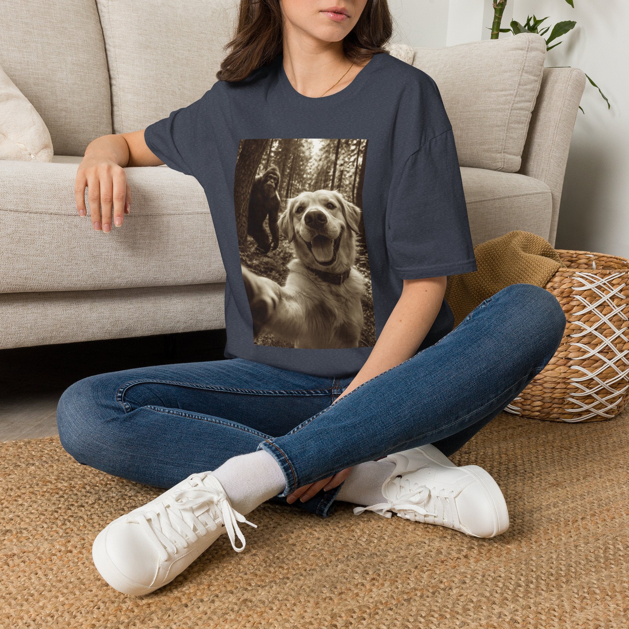 Bigfoot Photobomb Dog Selfie T-Shirt