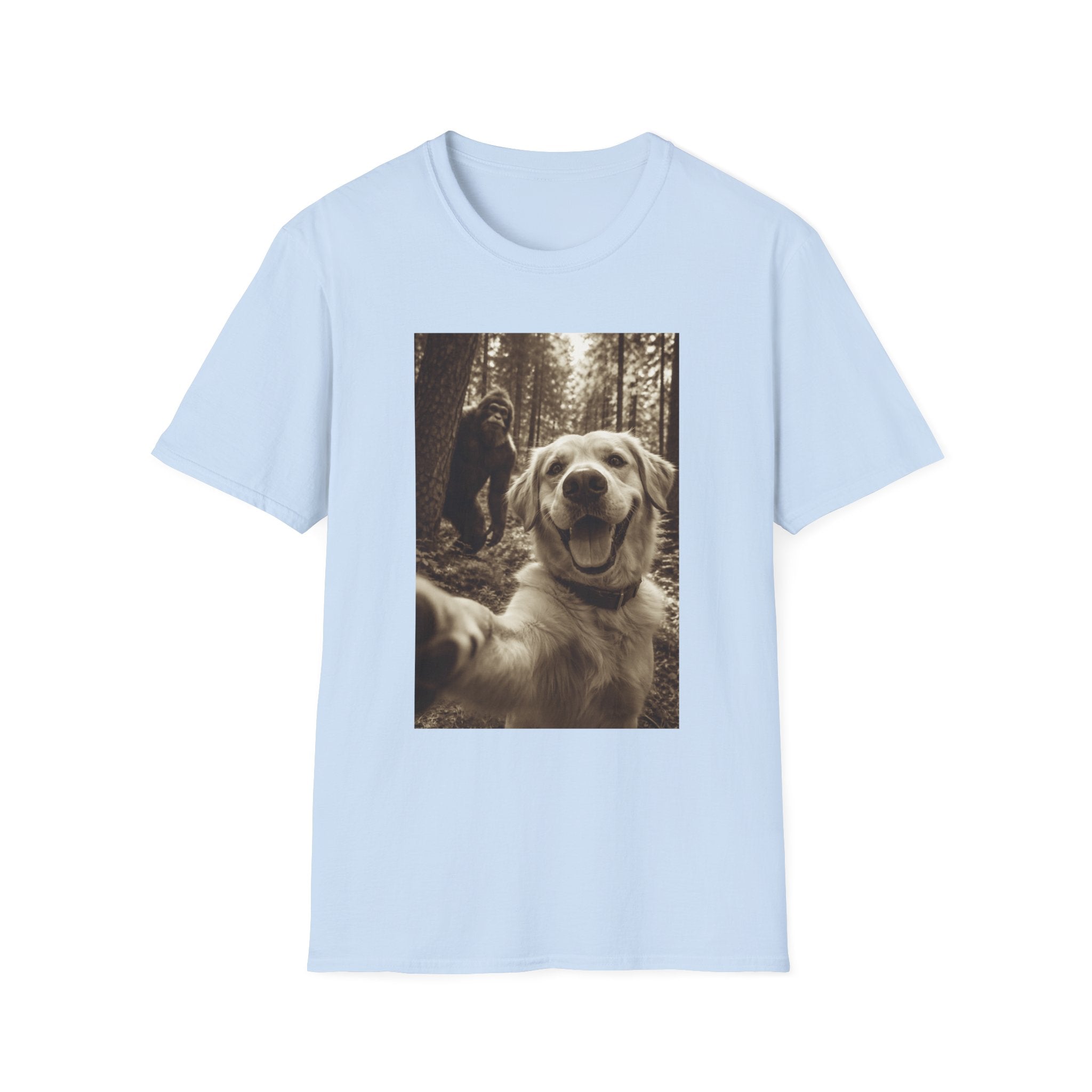 Bigfoot Photobomb Dog Selfie T-Shirt