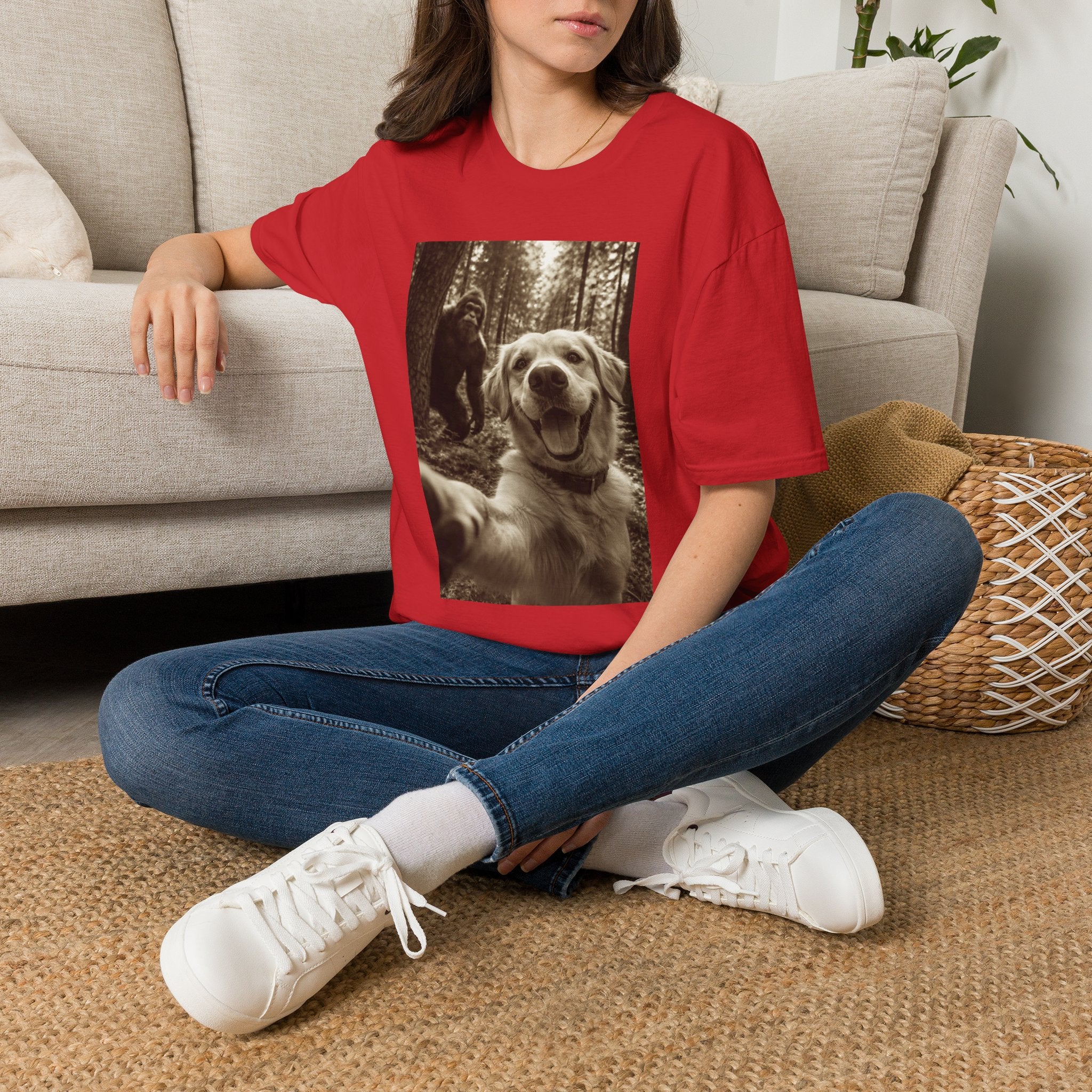 Bigfoot Photobomb Dog Selfie T-Shirt