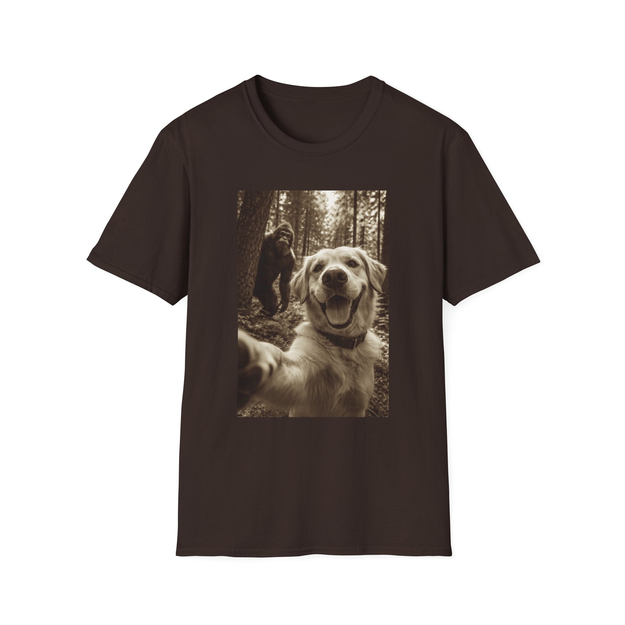 Bigfoot Photobomb Dog Selfie T-Shirt