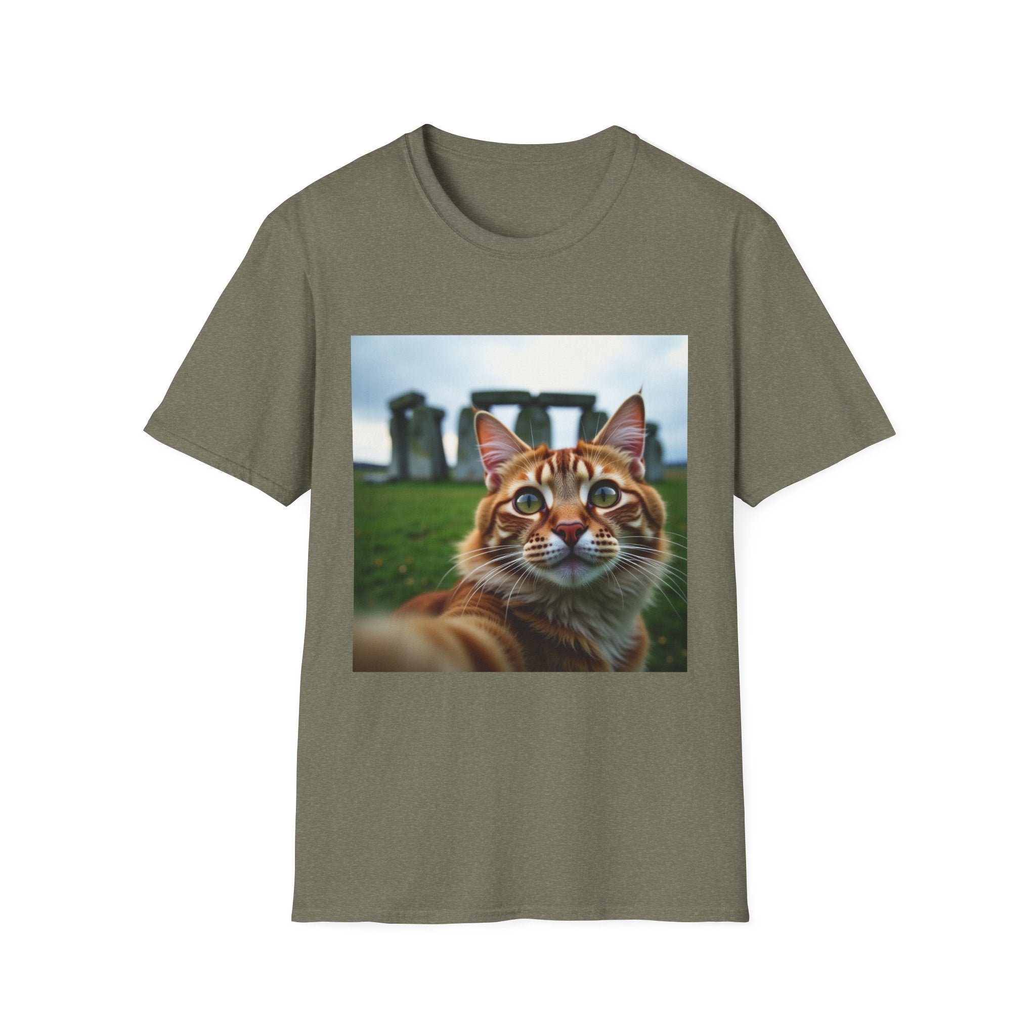 Cat Selfie at Stonehenge T-Shirt