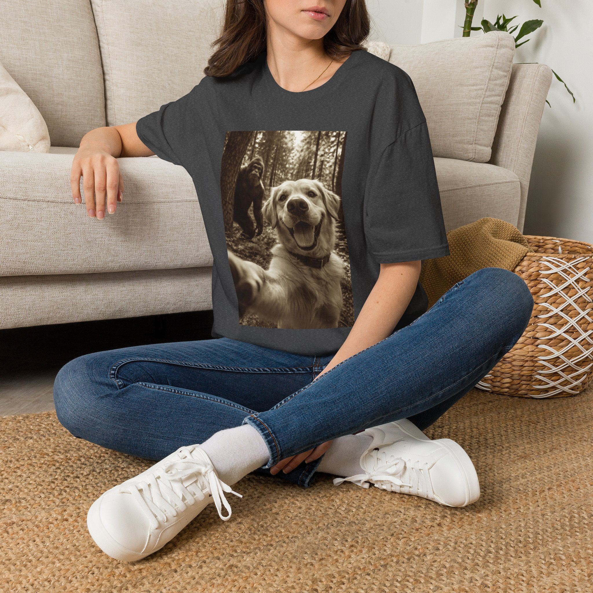 Bigfoot Photobomb Dog Selfie T-Shirt