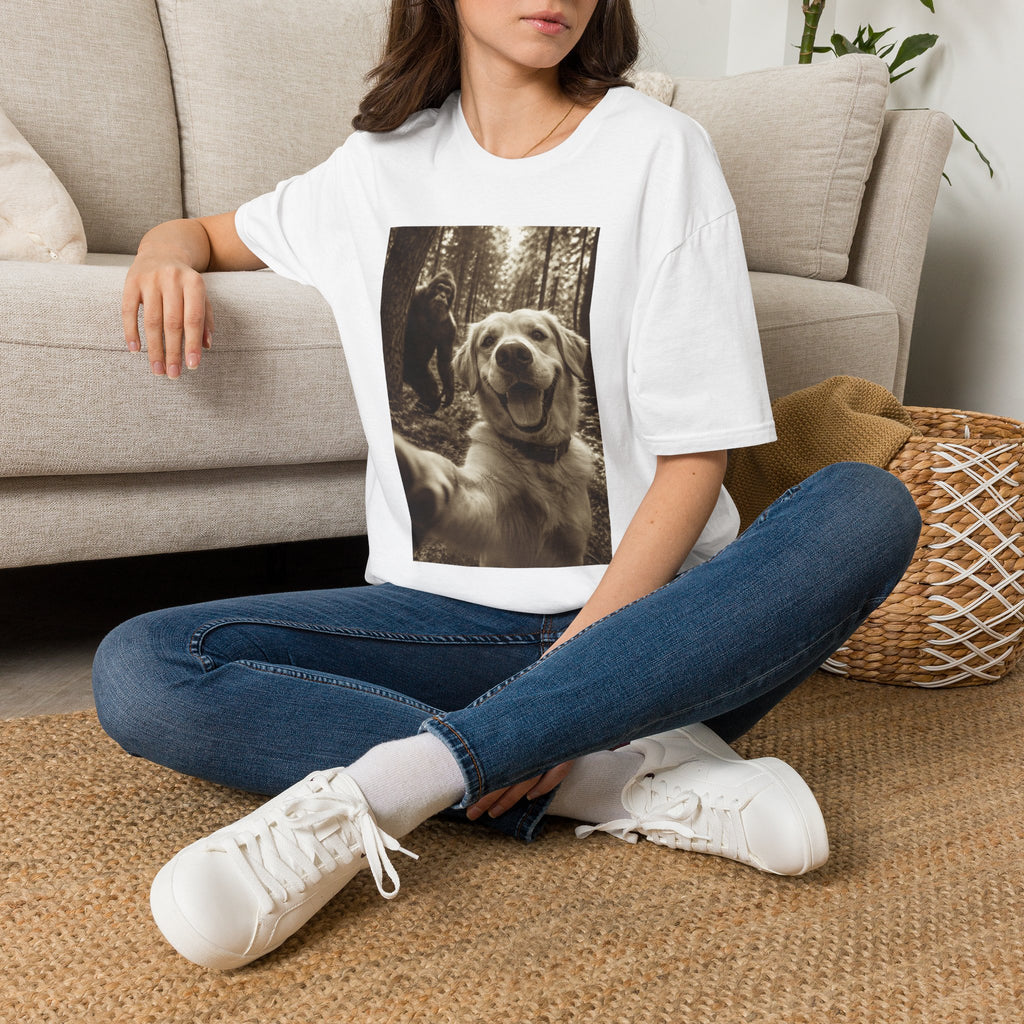 Bigfoot Photobomb Dog Selfie T-Shirt