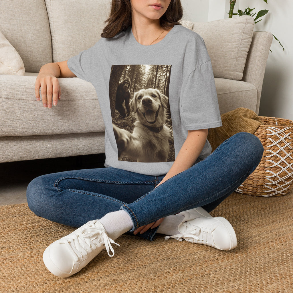 Bigfoot Photobomb Dog Selfie T-Shirt