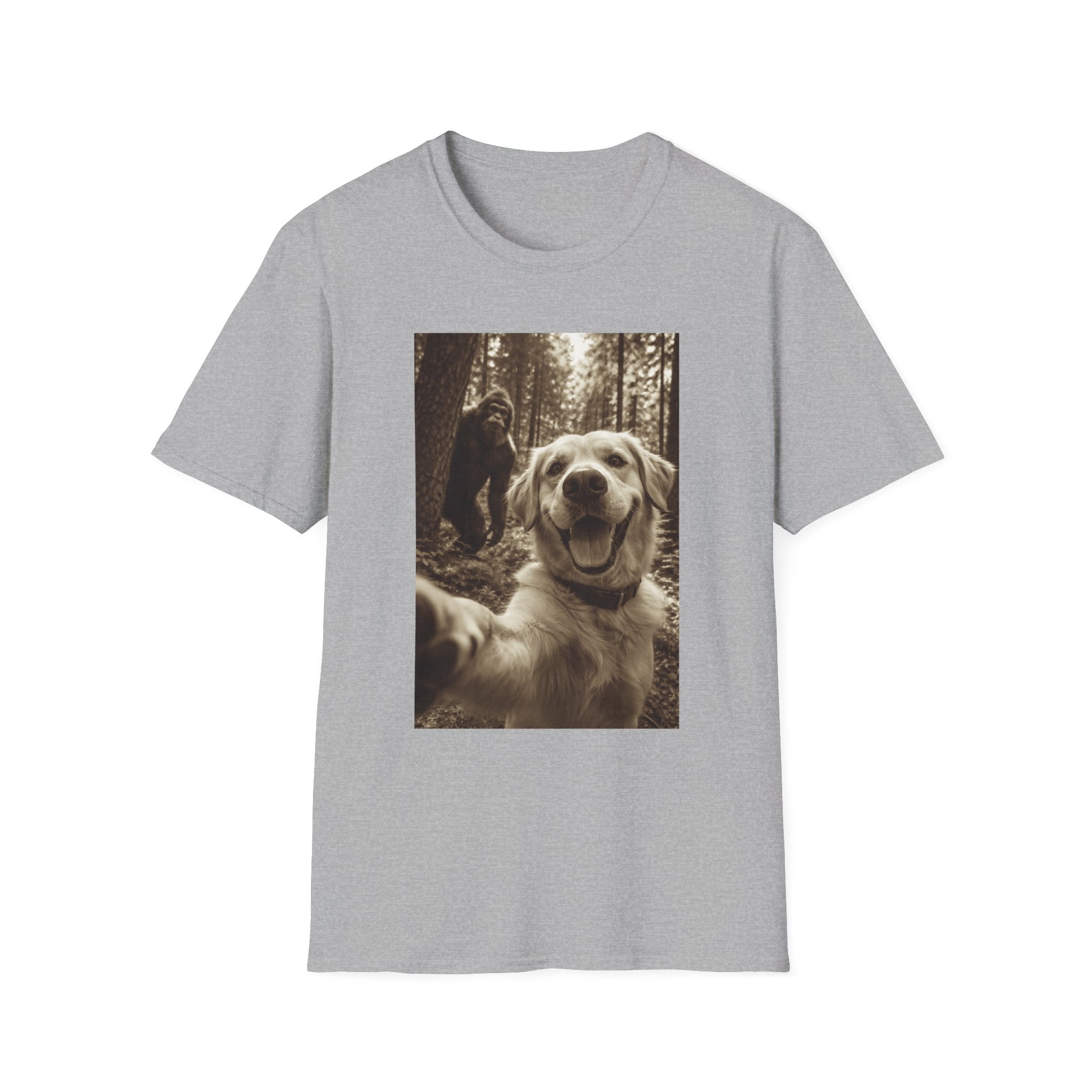 Bigfoot Photobomb Dog Selfie T-Shirt